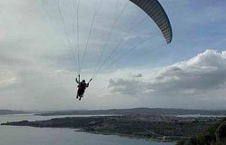 83 yaşında yamaç paraşütü ile uçtu