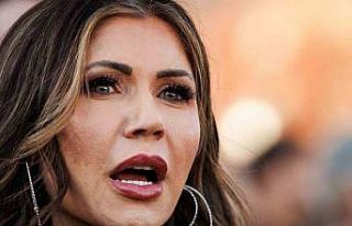 ABD İç Güvenlik Bakanı Noem’in restoranda çantası...