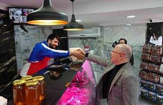 AK Parti Bursa İl Başkanı Davut Gürkan’dan esnafa...