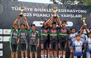 Akhisarlı bisikletçiler yine kürsüde yer aldı