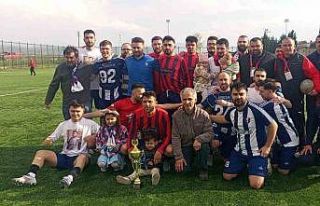 Amatör lig maçında sahada başlayan kavga saha...