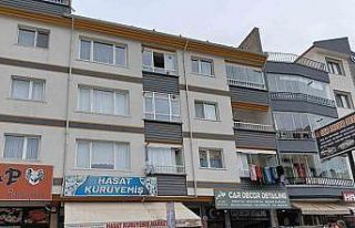 Ankara’da apartman boşluğuna düşen kız çocuğu...