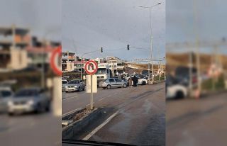 Ankara’da iki otomobil kafa kafaya çarpıştı