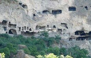 Ankara’daki İnönü Mağaraları’na turistlerden...