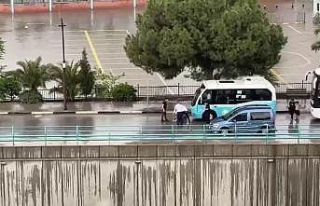 Aracın çarptığı 17 yaşındaki gencin yaralandığı...