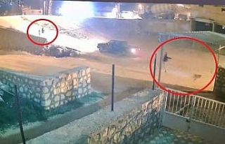 Aracına havlayan köpeğe sokak ortasında kurşun...