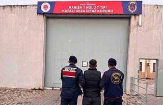 Aranan şahıs jandarmadan kaçamadı