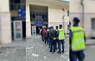 Artvin’de göçmen kaçakçılığı operasyonu:...