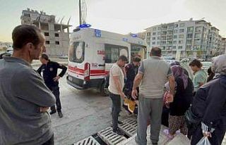 Ayağı mazgala sıkışan kadın zor anlar yaşadı