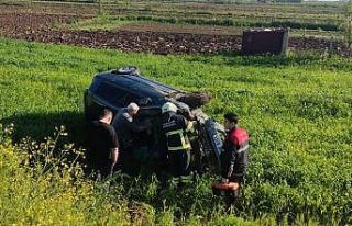 Bafra’da otomobil takla attı: 2 yaralı