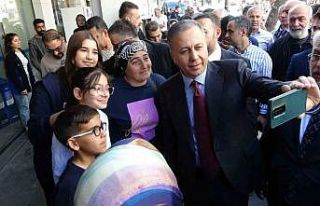 Bakan Yerlikaya, esnafla bir araya geldi