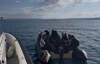 Balıkesir açıklarında 20 düzensiz göçmen yakalandı