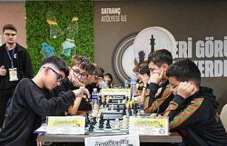 Balıkesir’de 300 sporcu satranç müsabakalarında...