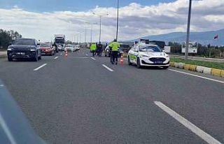 Balıkesir’de otomobil yayaya çarptı