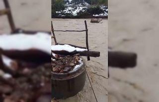 Bartın’da dere taştı, köprü yıkıldıı