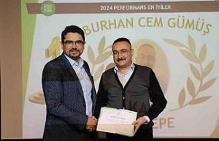 Başarılı çalışanlar ödüllendirildi