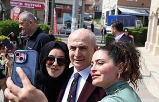 Başkan Akgün, Büyükçekmecelilerle bayramlaştı