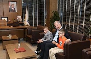 Başkan Taban otizmli çocuklarla buluştu