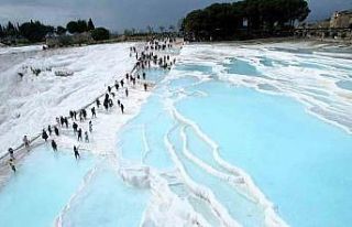 Beyaz Cennet Pamukkale’de bayram yoğunluğu devam...