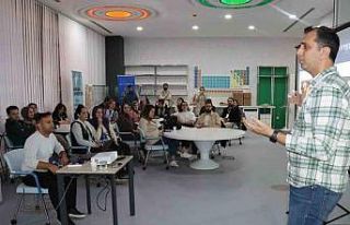 Bilim merkezi, 20 ilden gelen eğitmen ve akademisyene...