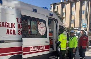 Bisiklet ile elektrikli skuter çarpıştı: 2 yaralı