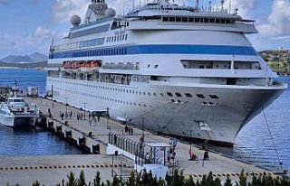 Bodrum’a sezonun ilk yolcu gemisi geldi