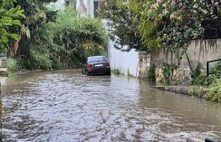 Bodrum’da sağanak yağış etkili oluyor