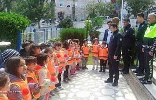 Bozdoğan’da polis ekipleri minikleri ağırladı