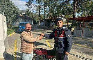 Çalınan motosikletine 7 yıl sonra kavuştu