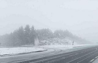 Çanakkale-İstanbul yolunda kar yağışı etkili...