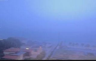 Çeşme’de şimşekler geceyi aydınlattı