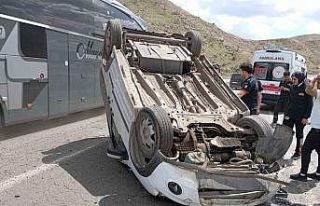 Cizre’de hafif ticari araç takla attı: 1 yaralı