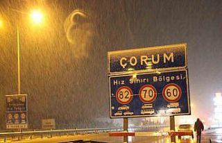 Çorum’da Nisan karı: Ekipler yollarda teyakkuza...