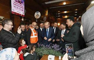 Cumhurbaşkanı Erdoğan’dan geceyi dışarda geçiren...