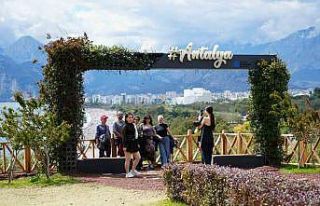 Deniz, güneş ve bayram sevinci Antalya’da buluştu