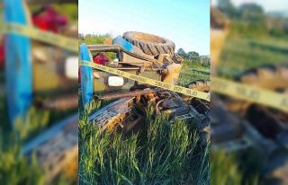 Devrilen traktörün sürücüsü hayatını kaybetti
