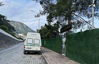 Düzensiz göçmenlerin bulunduğu bot kaza yaptı:...