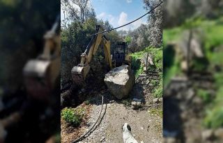 Efeler’de kapanan yola hızlı müdahale