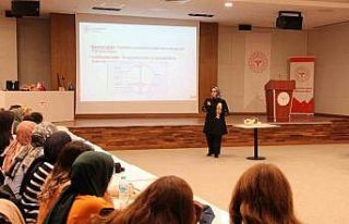 Elazığ’da ebelere yönelik eğitimler sürüyor