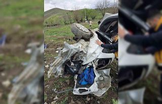 Elazığ’da kontrolünü kaybeden otomobil şarampole...