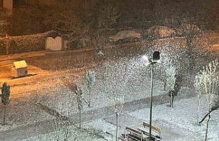 Elazığ’da nisan ayında kar sürprizi