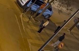 Elazığ’da otobüs durağının camlarını kıran...