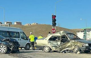 Elazığ’da zincirleme trafik kazası: 1 ölü 3...