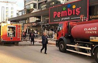 Elazığ’daki iş yeri yangını paniğe neden oldu