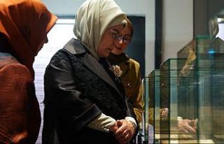 Emine Erdoğan "Saklı Kalanlar" sergisine...