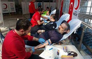 Emniyetten Kızılay’a kan