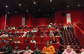 Erzurum’da çocuklara sinema keyfi