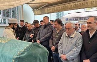 Eşi ve oğlunun yanına defnedildi