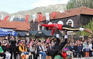 Etiyopya Akrobasi Grubu Yeşilüzümlü Festivali’nde...