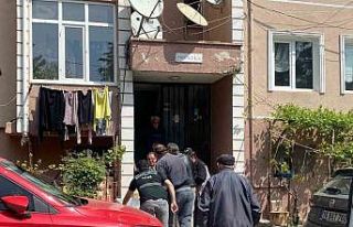 Evinde ölü bulundu